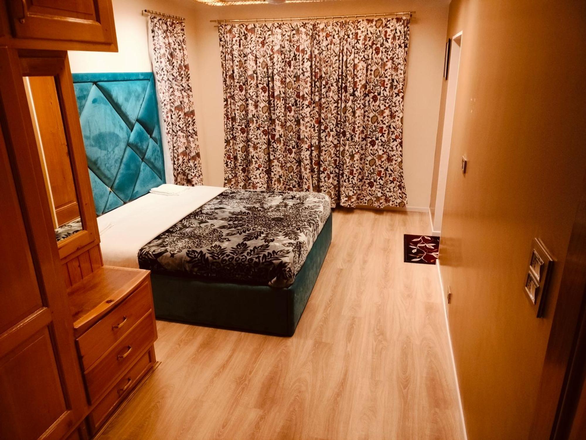 New Zamrood Holiday Home Srīnagar Esterno foto